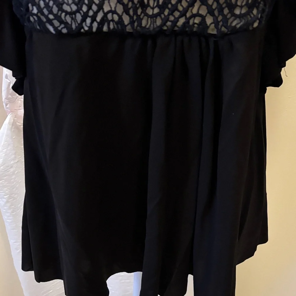 RED Valentino Black Lace Top - Size Medium - Picture 12 of 12